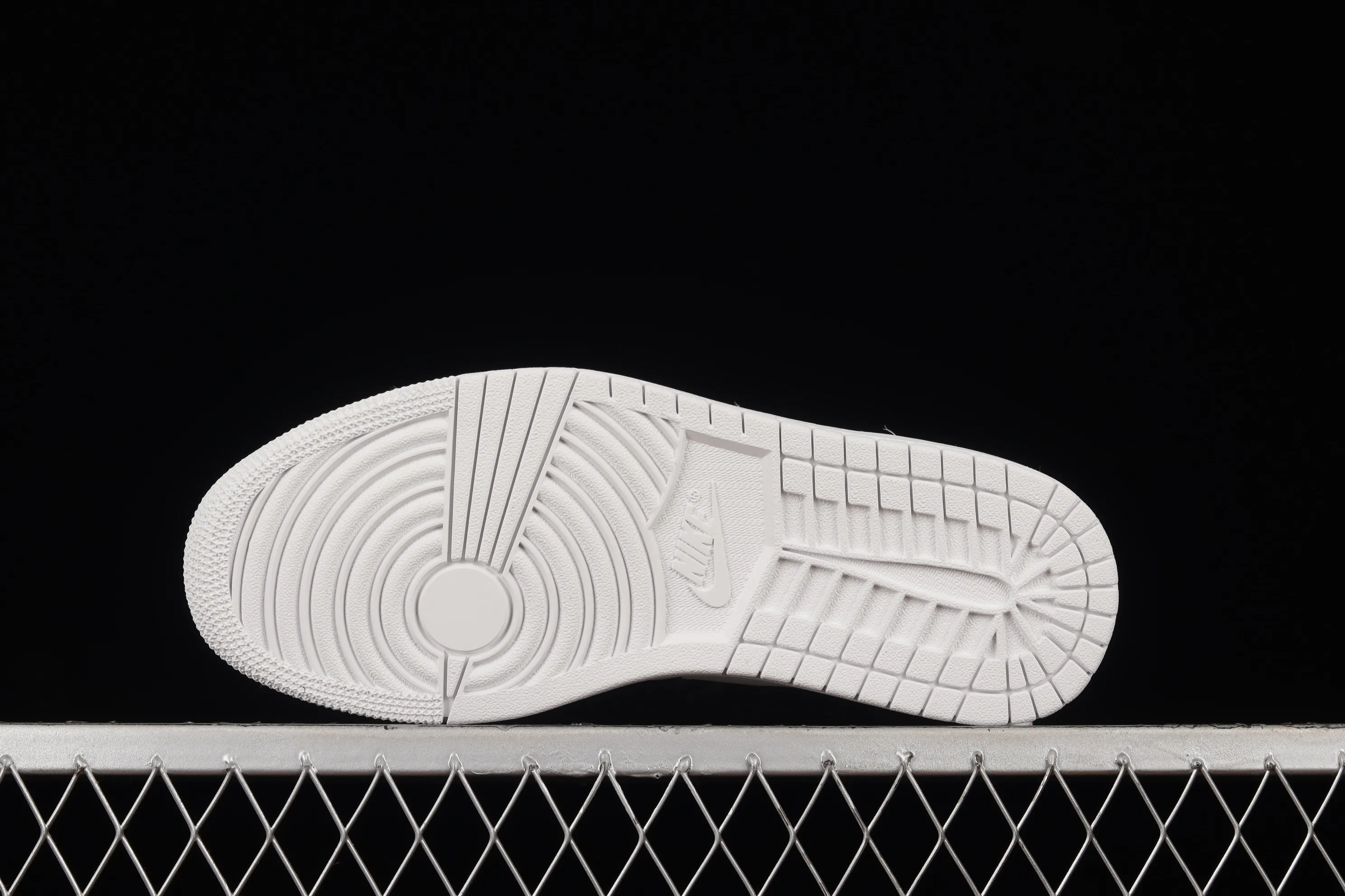 All categories Air Jordan Jordan series basketball shoes Air Jordan 1 Low Air Jordan 1 Low Quilted "Triple White" AJ1 Joe 1 all white low-top basketball shoes DB6480-100